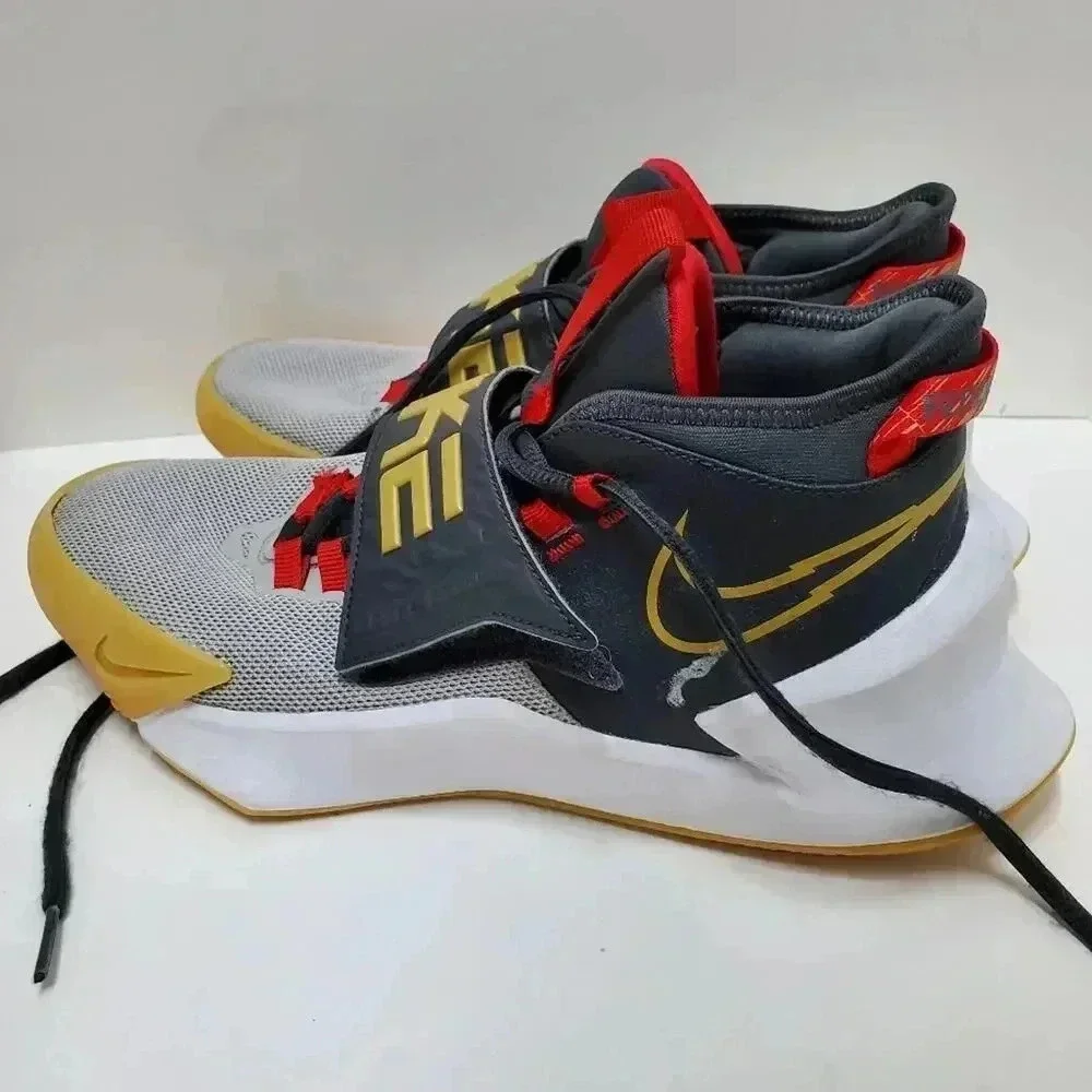 Nike Future Court 3 Basketball Shoe Size 7Y
